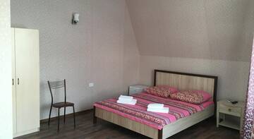 Фото номера Двухместный номер Делюкс с 1 кроватью и ванной Гостиница Guest house on pereulok Pionerskiy 4V г. Новомихайловский 4